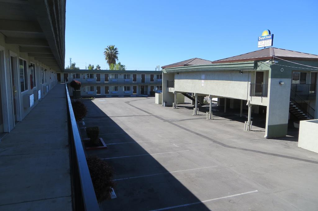 American Inn Stockton Exteriör bild